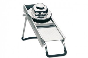 Ustensile pour deshdyrateur. Utilisez une mandoline pour couper vos fruits. Ustensile pour préparation pour le séchage des fruits et légumes.